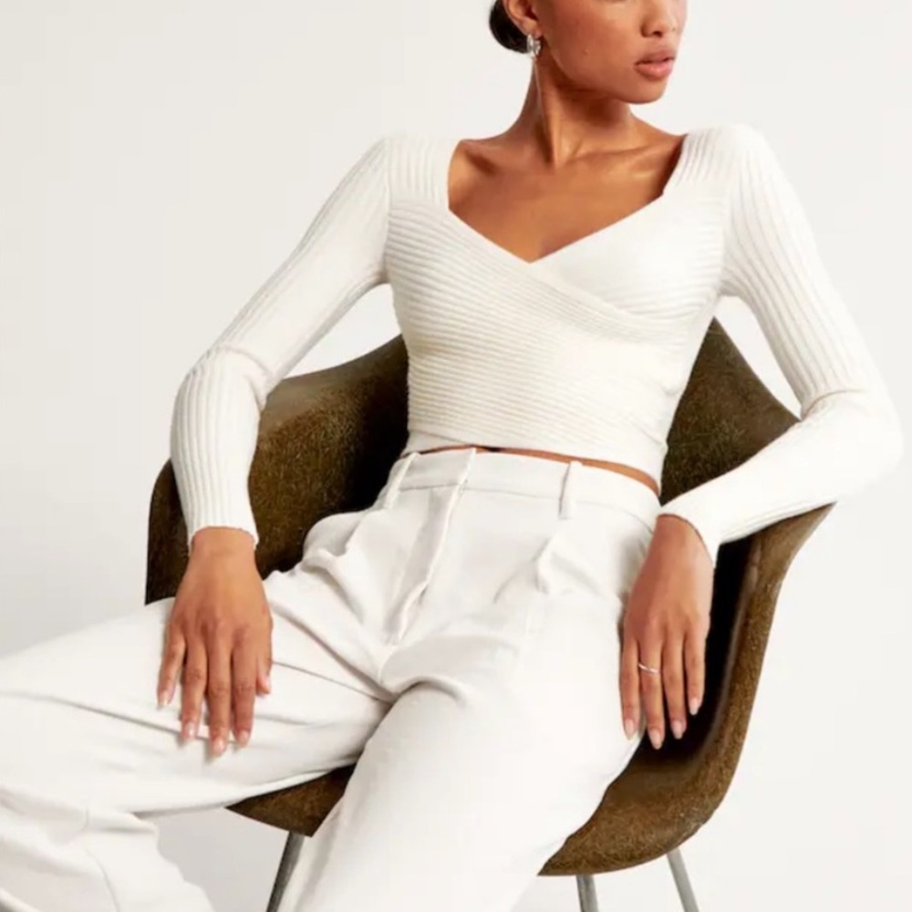 NWOT Abercrombie LuxeLoft Slim Wrap Sweater